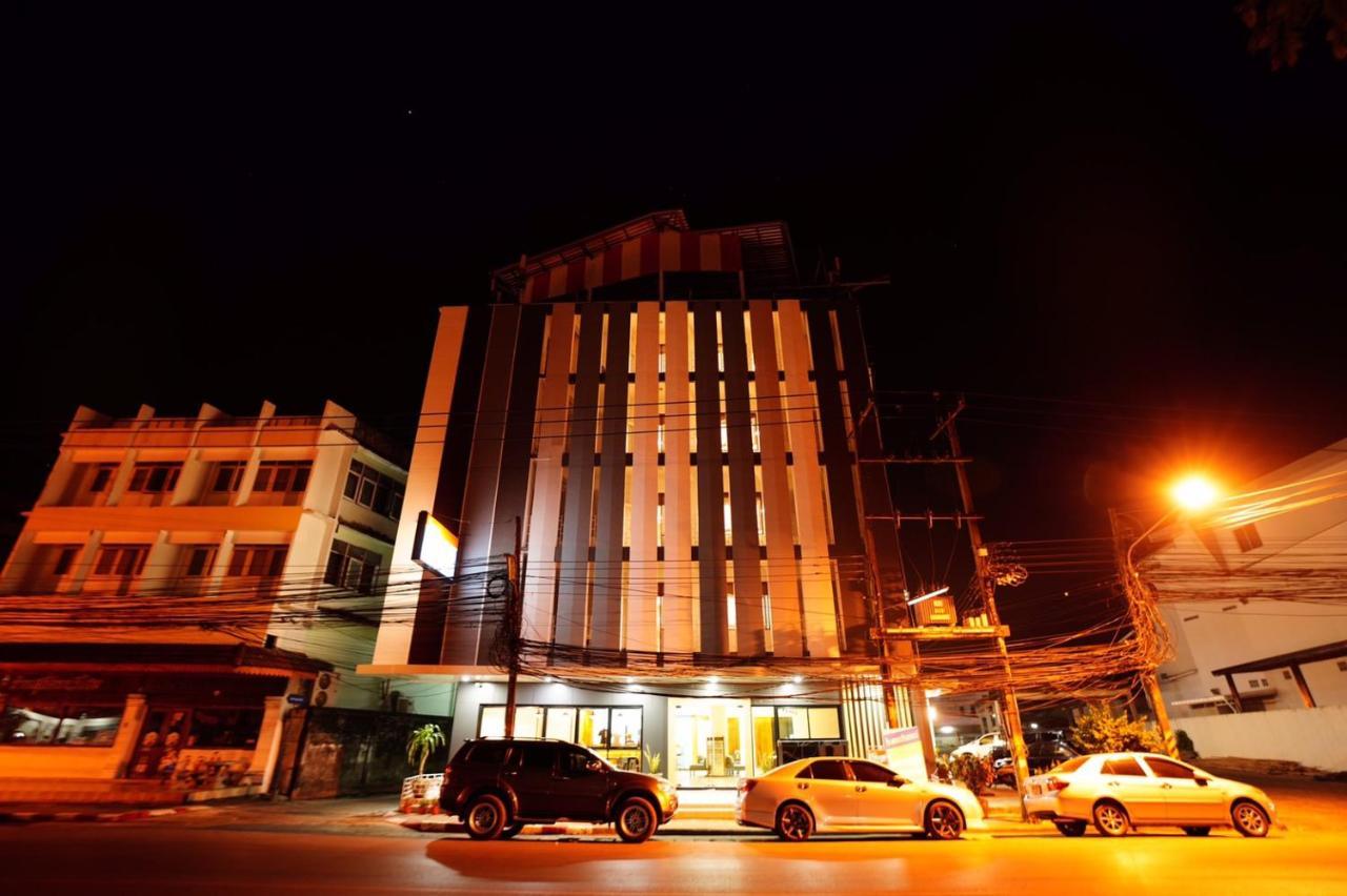 Windsor Hotel Nakhon Phanom Exterior photo